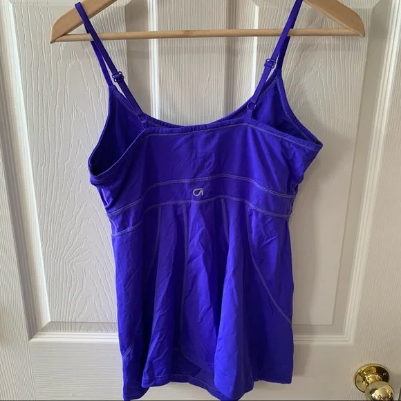 NWOT GapFit Sport Tank Amazing Color - Picture 2 of 3